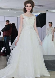 Свадебное платье A33161. А-силуэт, длинное со шлейфом.